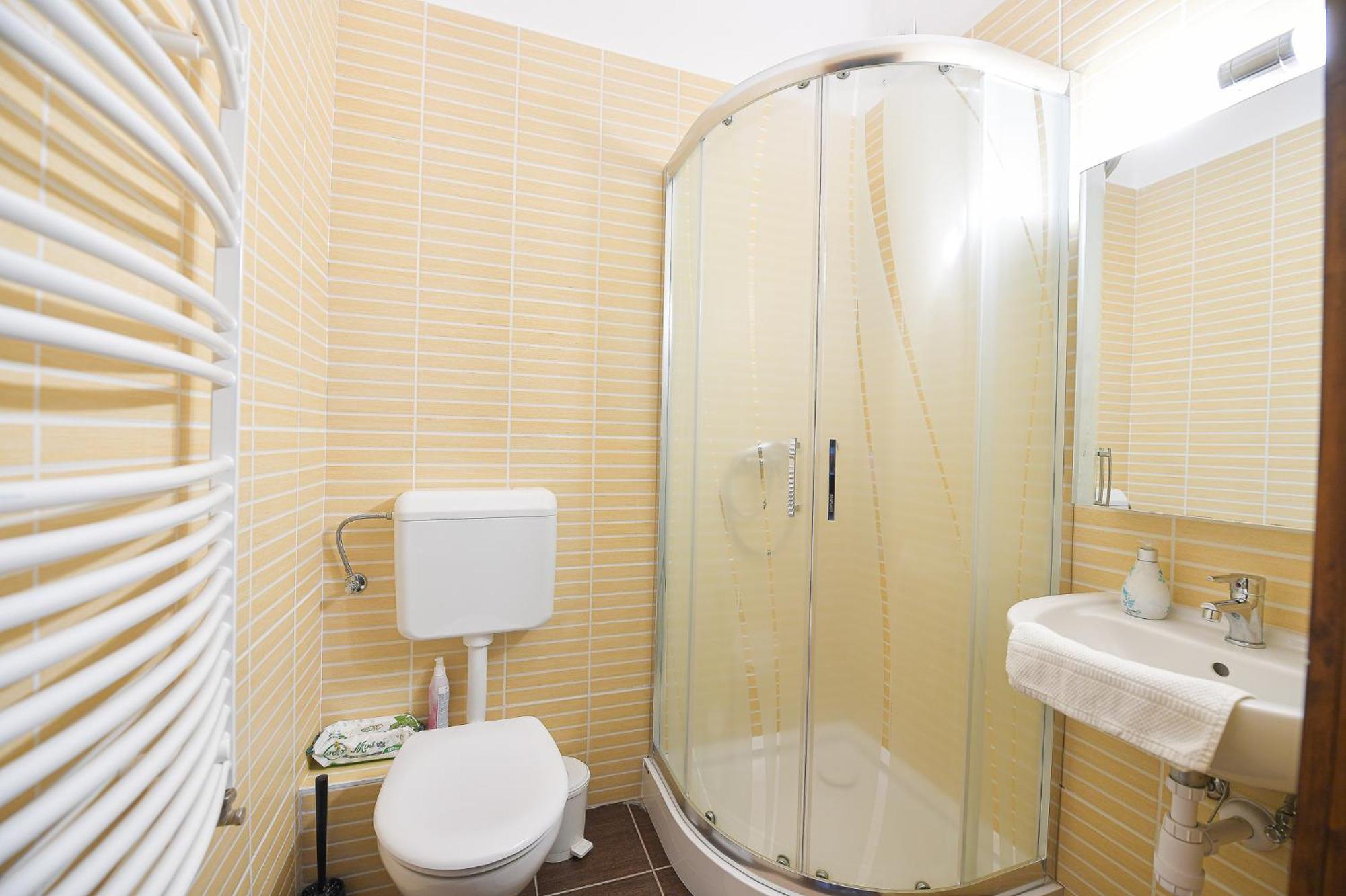 Kókusz Apartmanok Eger Habitación foto