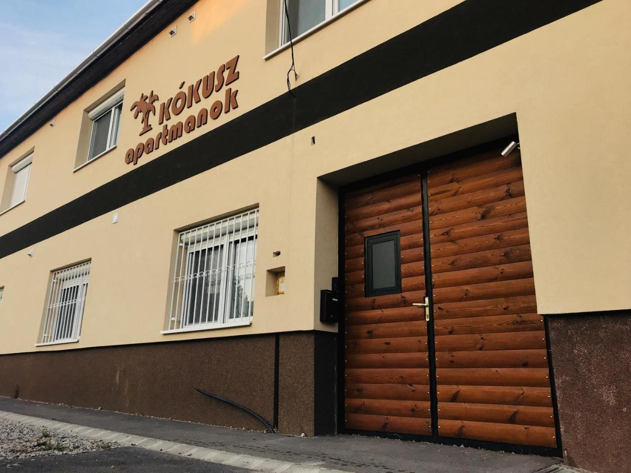 Kókusz Apartmanok Eger Exterior foto