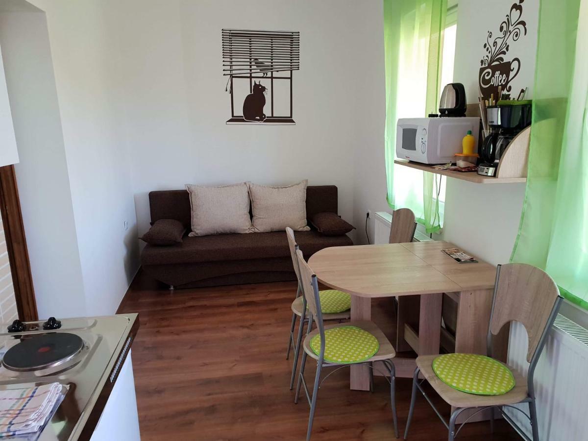 Kókusz Apartmanok Eger Exterior foto